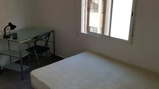 Rooms in el Camí de Vera - photo 4