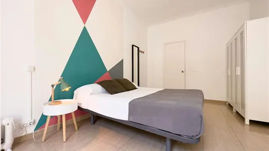 Rooms in Barcelona Ciutat Vella - photo 4