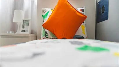 Room for rent in Milano Zona 6 - Barona, Lorenteggio, Milan