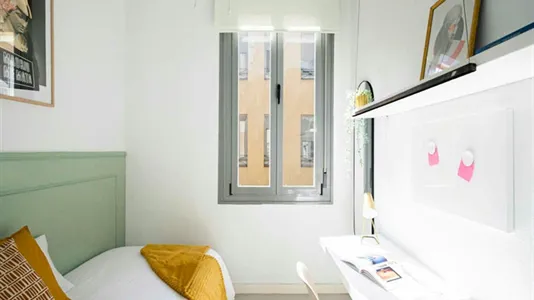Rooms in Madrid Centro - photo 9