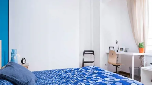 Rooms in Milano Zona 8 - Fiera, Gallaratese, Quarto Oggiaro - photo 3
