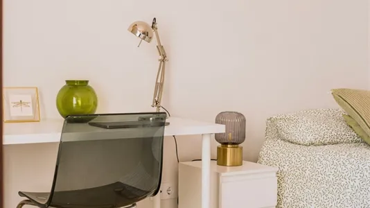 Rooms in Barcelona Eixample - photo 8