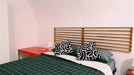 Rooms in Napoli Municipalità 3 - photo 2