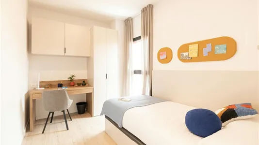 Rooms in Sevilla Triana - photo 10