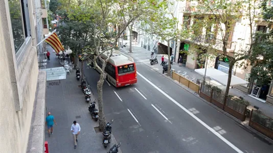 Rooms in Barcelona Eixample - photo 7