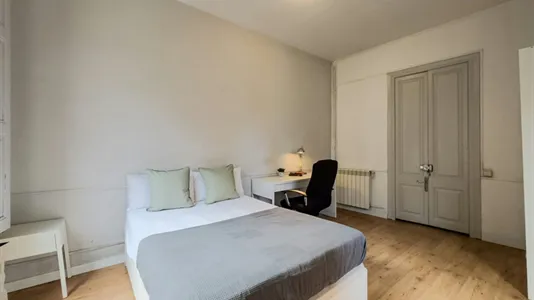 Rooms in Barcelona Eixample - photo 2