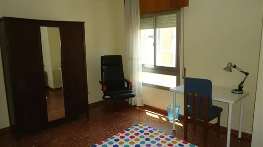 Rooms in Córdoba - photo 3