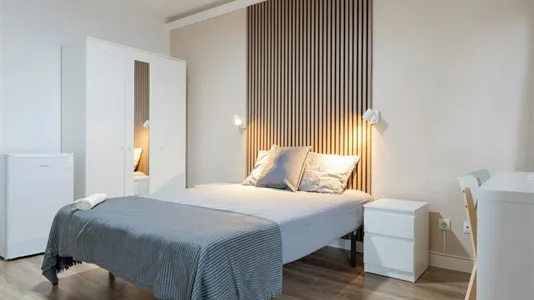 Rooms in Madrid Ciudad Lineal - photo 2