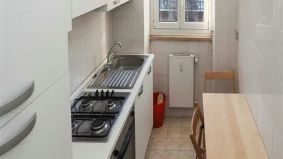 Room for rent in Milano Zona 6 - Barona, Lorenteggio, Milan