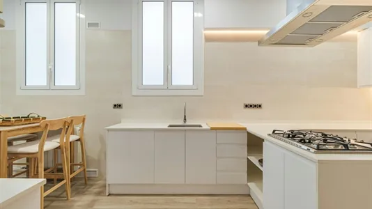 Rooms in Barcelona Eixample - photo 10