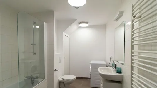 Rooms in Paris 19ème arrondissement - photo 9