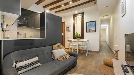 Rooms in Barcelona Ciutat Vella - photo 10