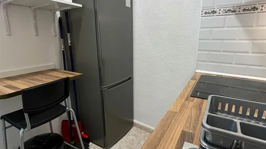 Rooms in Barcelona Ciutat Vella - photo 6