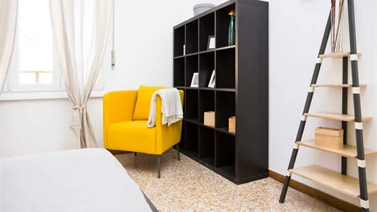 Rooms in Milano Zona 8 - Fiera, Gallaratese, Quarto Oggiaro - photo 4