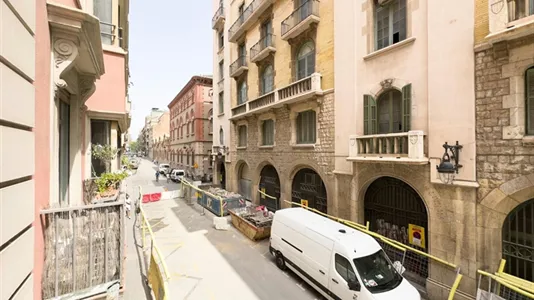Rooms in Barcelona Ciutat Vella - photo 4
