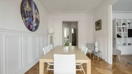 Apartments in Paris 8ème arrondissement - photo 9