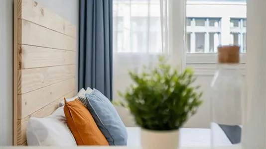 Rooms in Madrid Centro - photo 4