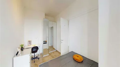 Room for rent in Milano Zona 4 - Vittoria, Forlanini, Milan