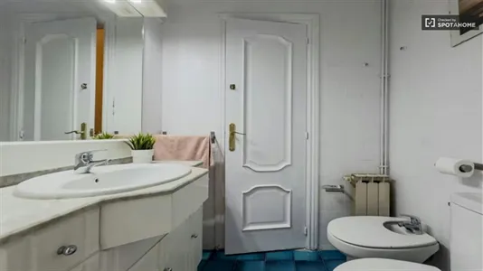 Rooms in Barcelona Eixample - photo 10