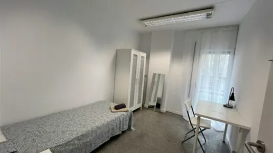 Rooms in Barcelona Eixample - photo 1