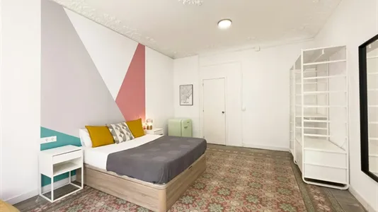 Rooms in Barcelona Ciutat Vella - photo 1
