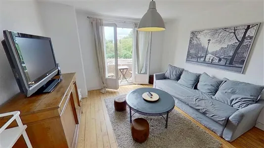 Apartments in Bordeaux - photo 2