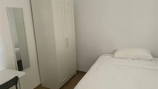 Rooms in Málaga - photo 4