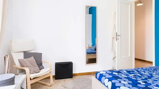 Rooms in Milano Zona 8 - Fiera, Gallaratese, Quarto Oggiaro - photo 1