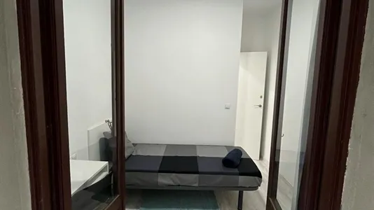 Rooms in Barcelona Ciutat Vella - photo 7