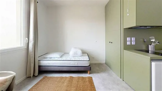 Apartments in Lyon - photo 3