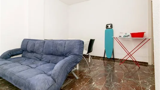 Rooms in Granada - photo 10