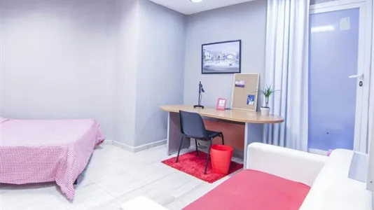 Rooms in Valencia Ciutat Vella - photo 4