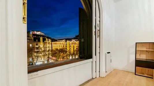 Rooms in Barcelona Eixample - photo 9