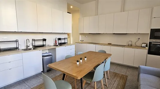 Rooms in Barcelona Eixample - photo 10