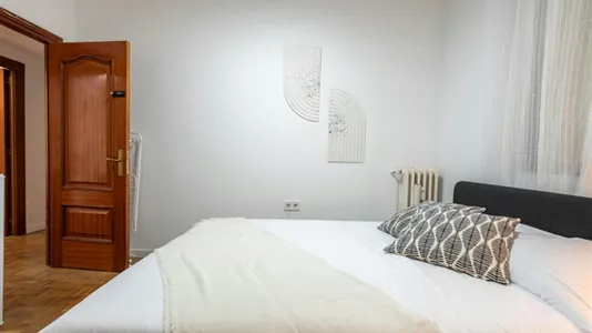 Rooms in Madrid ChamberĂ - photo 4