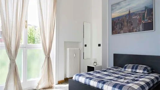 Rooms in Milano Zona 8 - Fiera, Gallaratese, Quarto Oggiaro - photo 4