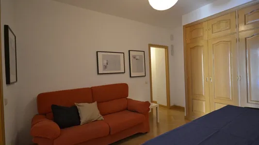 Rooms in Madrid Centro - photo 10