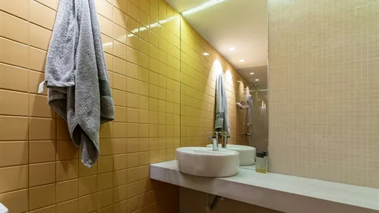 Rooms in Barcelona Ciutat Vella - photo 8