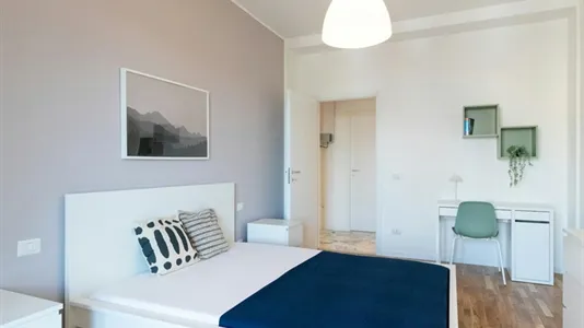Rooms in Milano Zona 8 - Fiera, Gallaratese, Quarto Oggiaro - photo 2