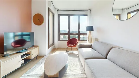 Rooms in Saint-Denis - photo 1