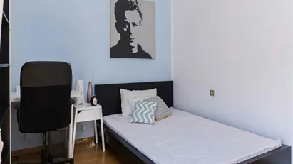 Room for rent in Milano Zona 6 - Barona, Lorenteggio, Milan