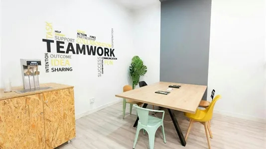 Rooms in Barcelona Ciutat Vella - photo 7