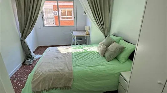 Rooms in Godelleta - photo 1