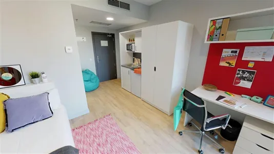 Rooms in Madrid Moncloa-Aravaca - photo 2
