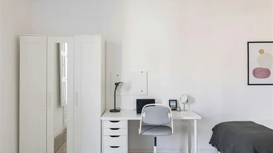 Rooms in Barcelona Eixample - photo 4