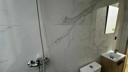 Rooms in Madrid Retiro - photo 10