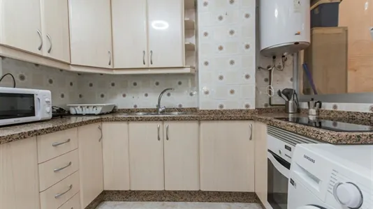 Rooms in Málaga - photo 8