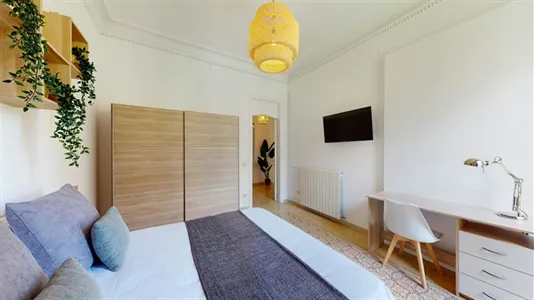 Rooms in Barcelona Eixample - photo 5
