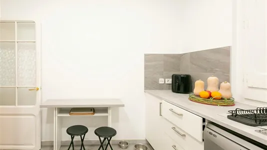 Rooms in Barcelona Eixample - photo 9