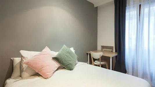 Rooms in Madrid Centro - photo 2